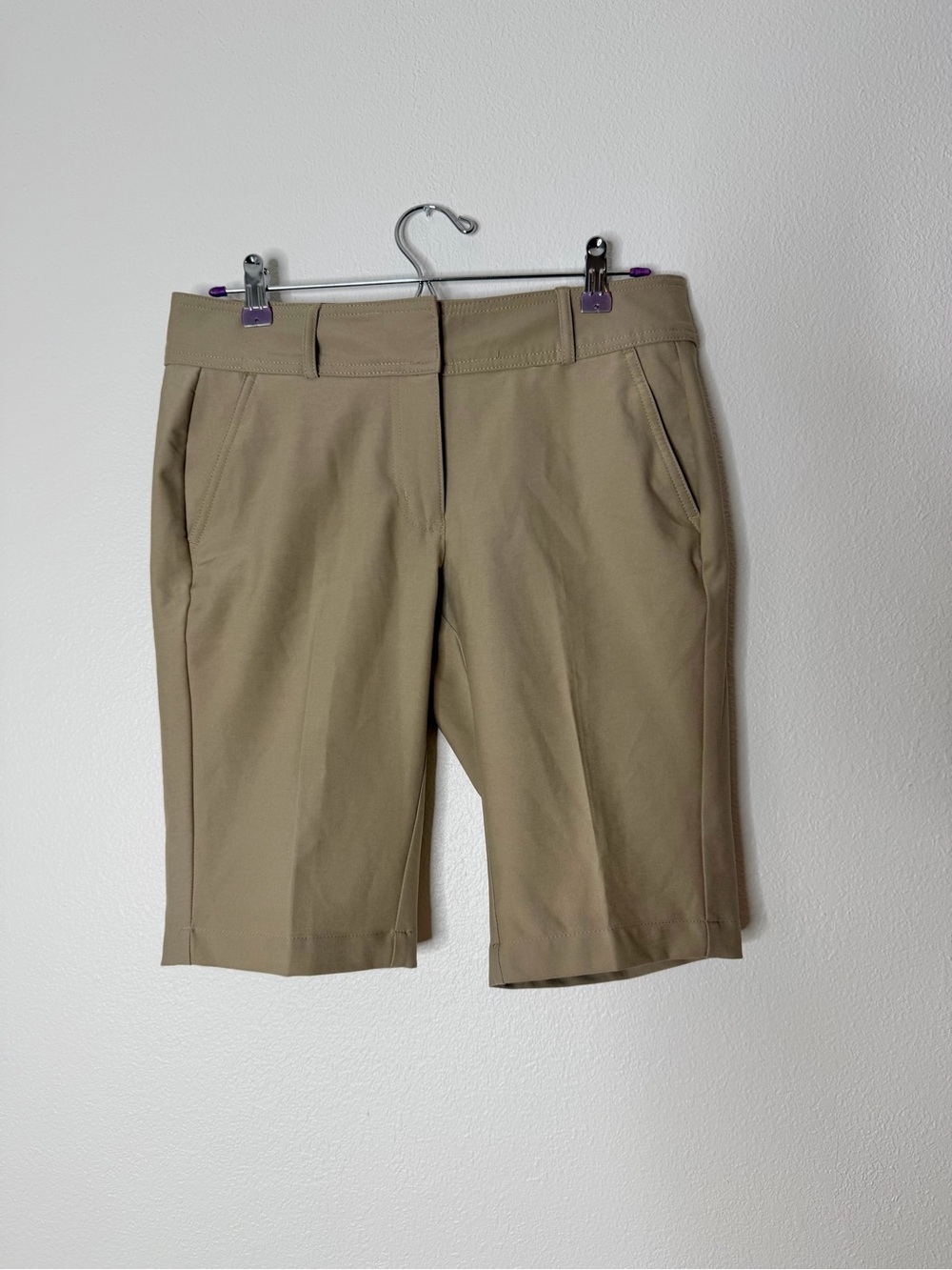 Pebble beach women’s golf performance Women's Tan Stretch Shorts